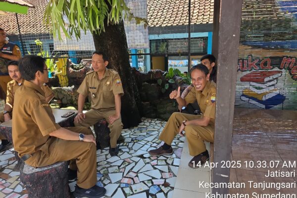 Kepala SMPN 2 Tanjungsari : Sudrajat S.Pd., M.MPd Dorong Sekolah Berkarakter Lewat Misi Aksi